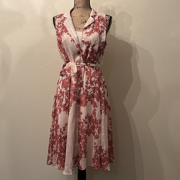Beautiful flowy summer floral dress size 6 - Picture 2 of 14